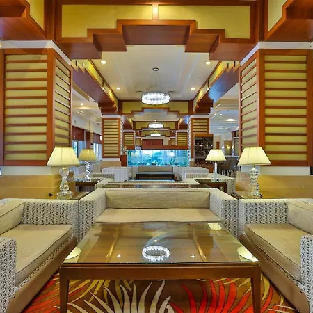 Üdülőközpont Crystal De Luxe & Kemer
